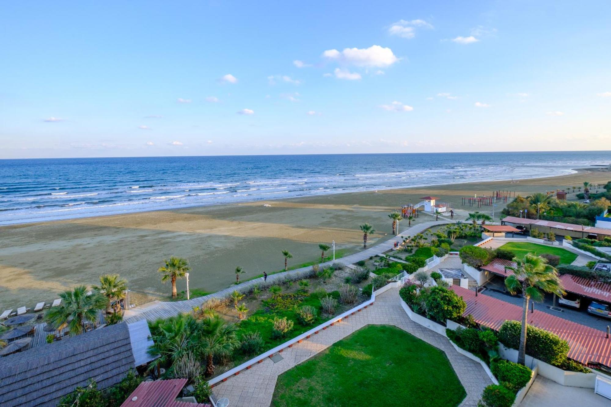 Lazuli Sea View Beachfront Ap 254 Apartment Larnaca Ngoại thất bức ảnh