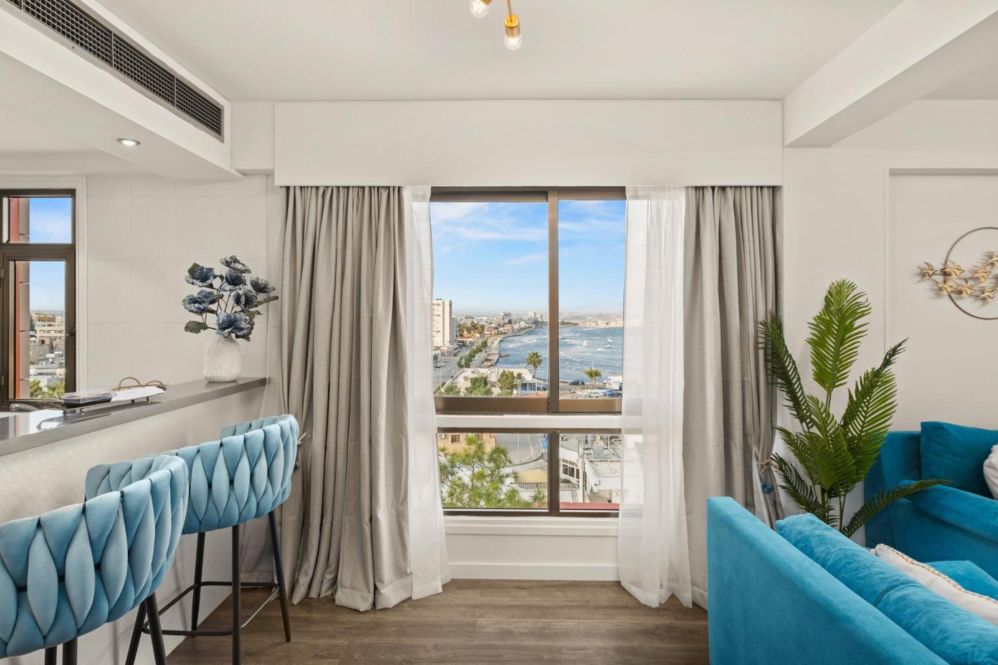 Lazuli Sea View Beachfront Ap 254 Apartment Larnaca Ngoại thất bức ảnh